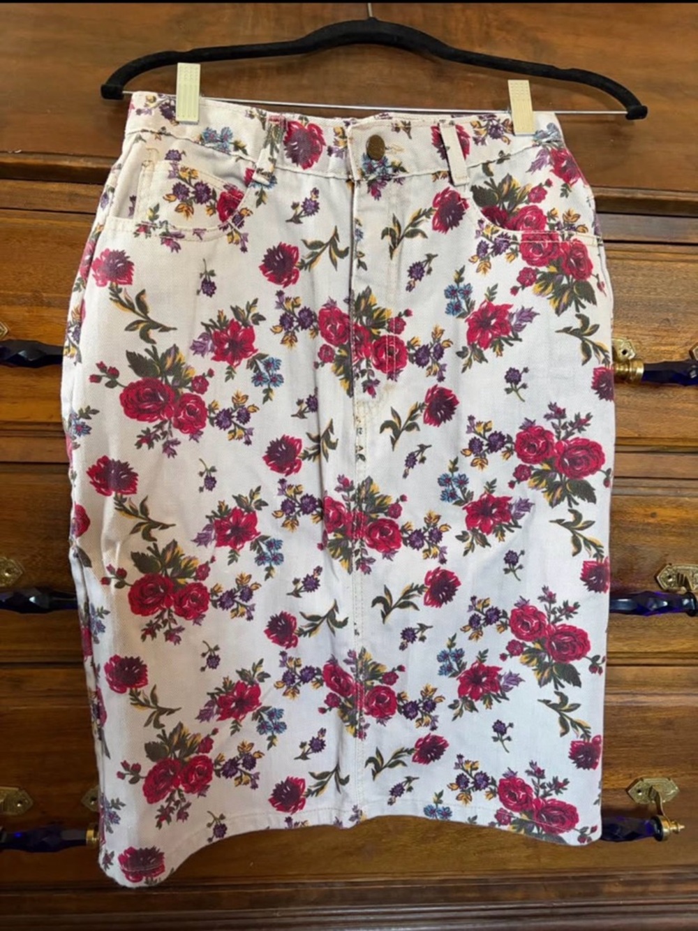 Gitano Cream Pencil Skirt with Pink Rose Bouquet Print